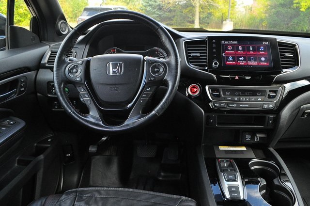 2022 Honda Ridgeline Black Edition photo 17