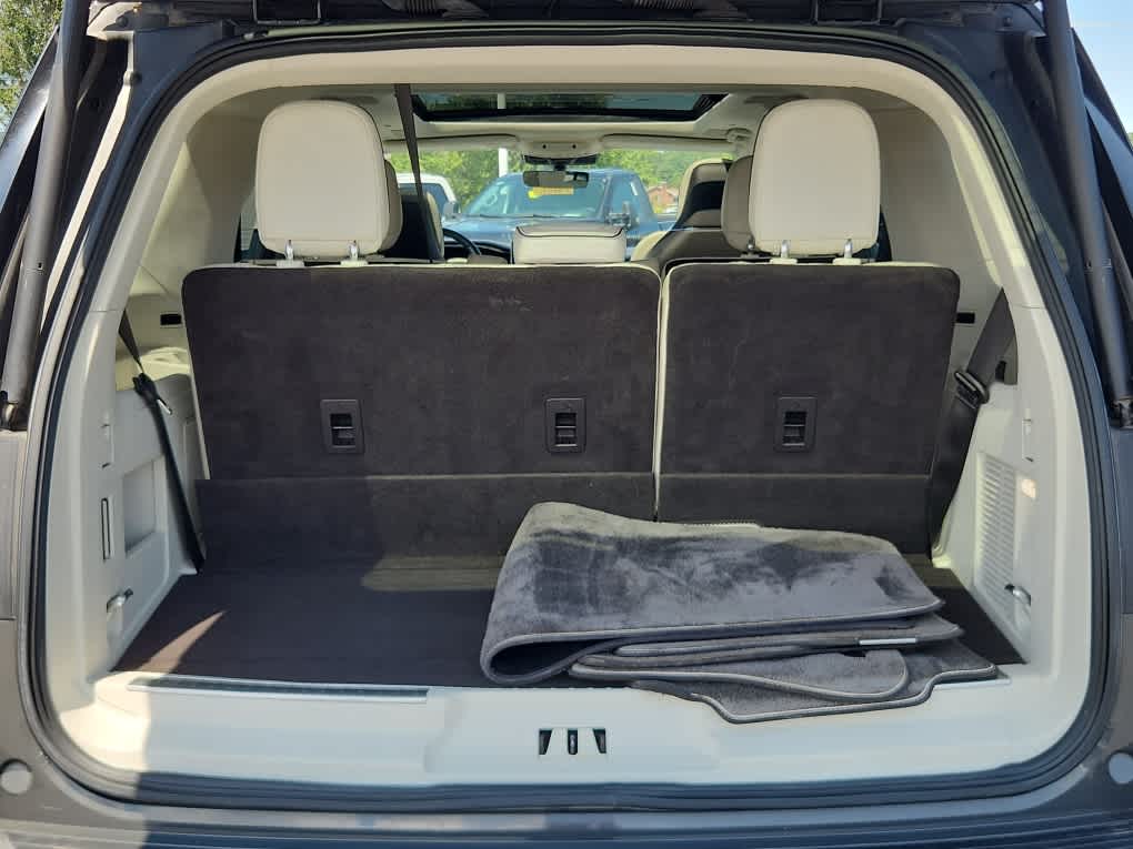 2022 Lincoln Navigator Black Label photo 22