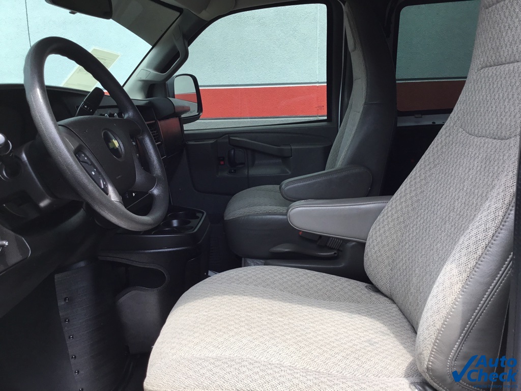2017 Chevrolet Express 3500 Work Van photo 22