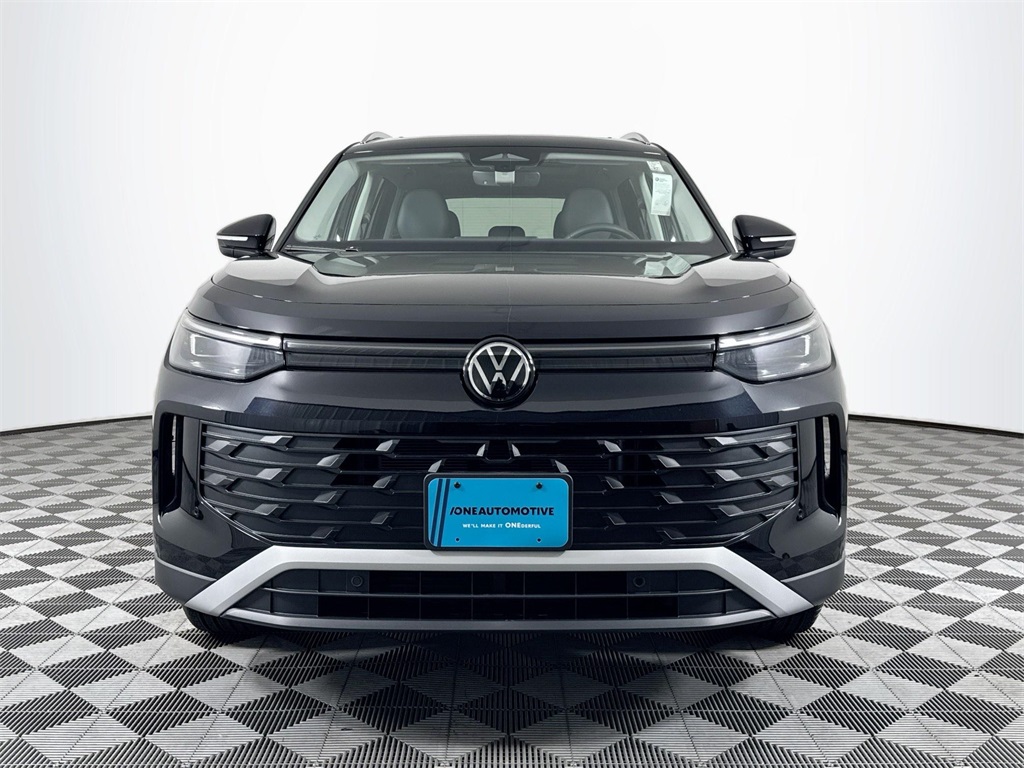 2025 Volkswagen Tiguan SE photo 3
