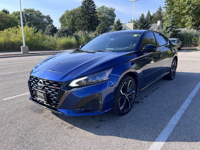 2023 Nissan Altima 2.5 SR photo 3
