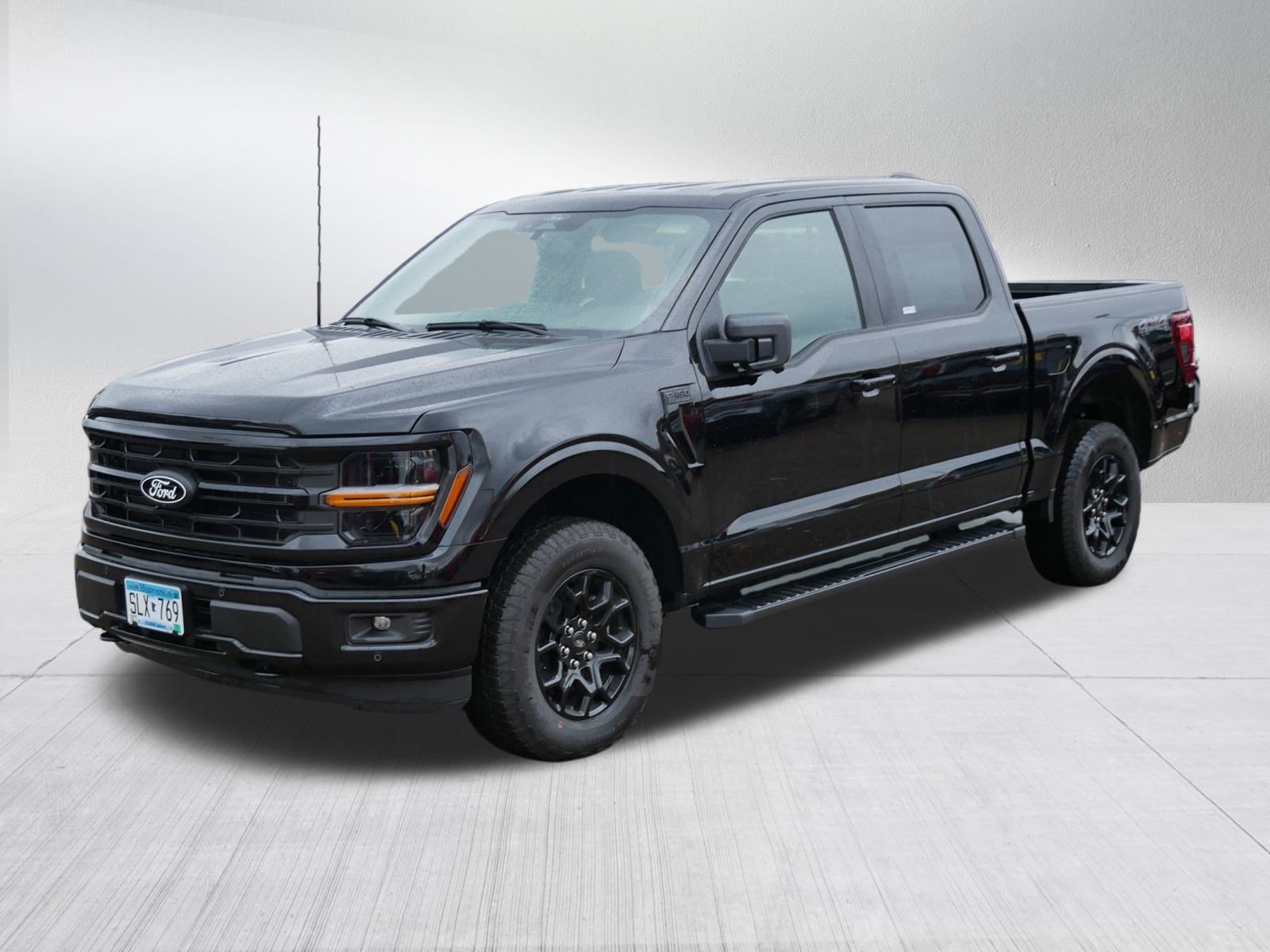 2025 Ford F-150 XLT photo 3