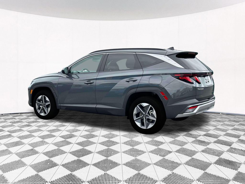 2025 Hyundai Tucson SEL photo 3