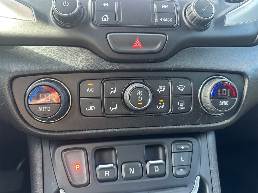 2021 Gmc Terrain SLE photo 23