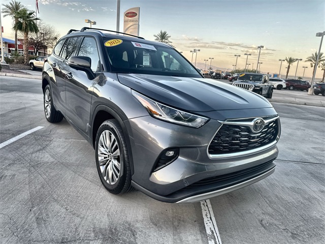 2023 Toyota Highlander Platinum photo 3