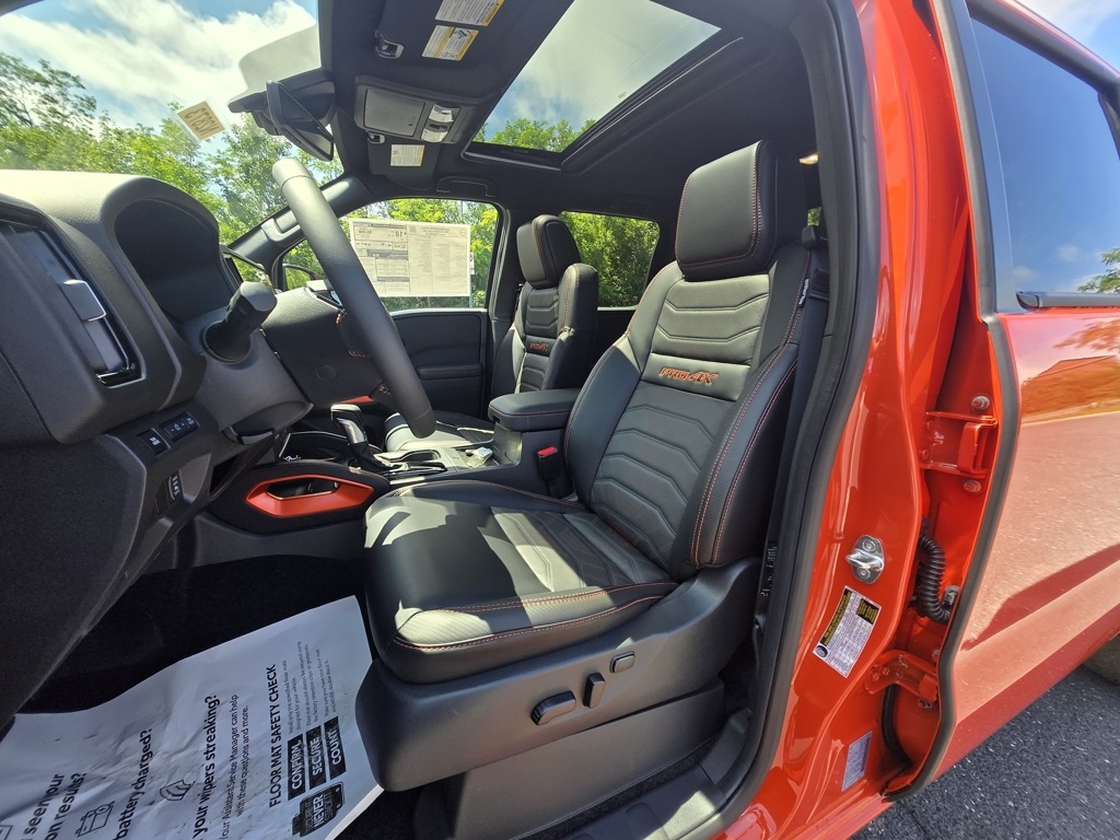 2025 Nissan Frontier PRO-4X photo 9