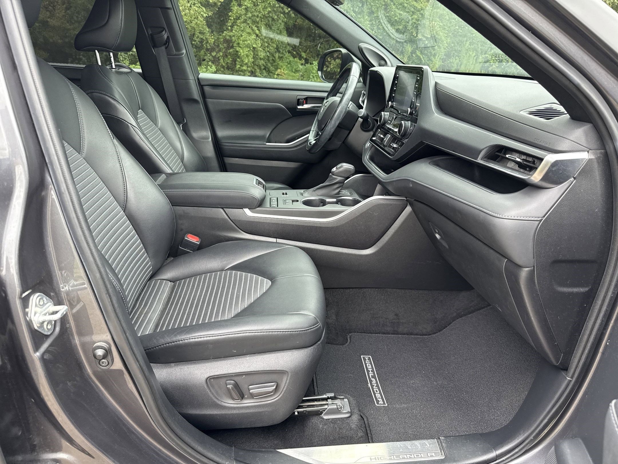 2021 Toyota Highlander XSE photo 21