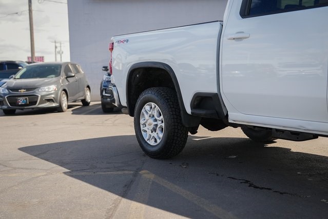 2022 Chevrolet Silverado 3500HD LT photo 4