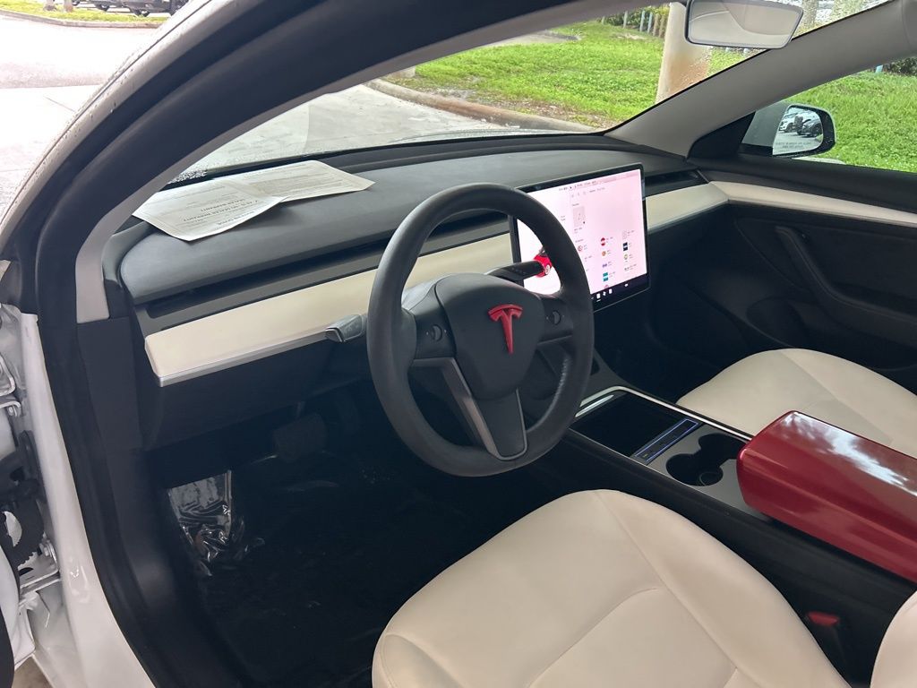 2021 Tesla Model 3 Standard Range Plus photo 5