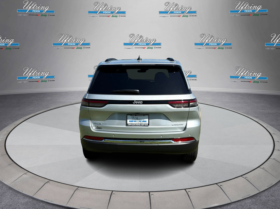 2025 Jeep Grand Cherokee Laredo X photo 3