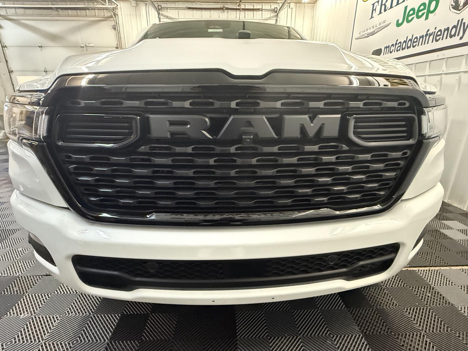 2025 Ram 1500 Big Horn photo 4