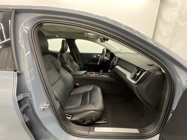 Used 2024 Gray Volvo B5 Core Dark Theme image 23