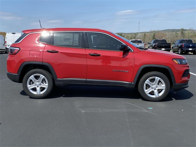 2023 Jeep Compass Sport photo 2