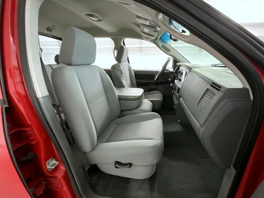 2008 Dodge Ram SLT photo 15