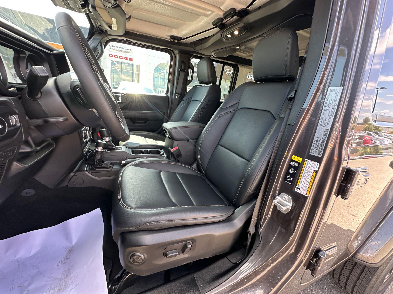 2025 Jeep Wrangler Sahara photo 11