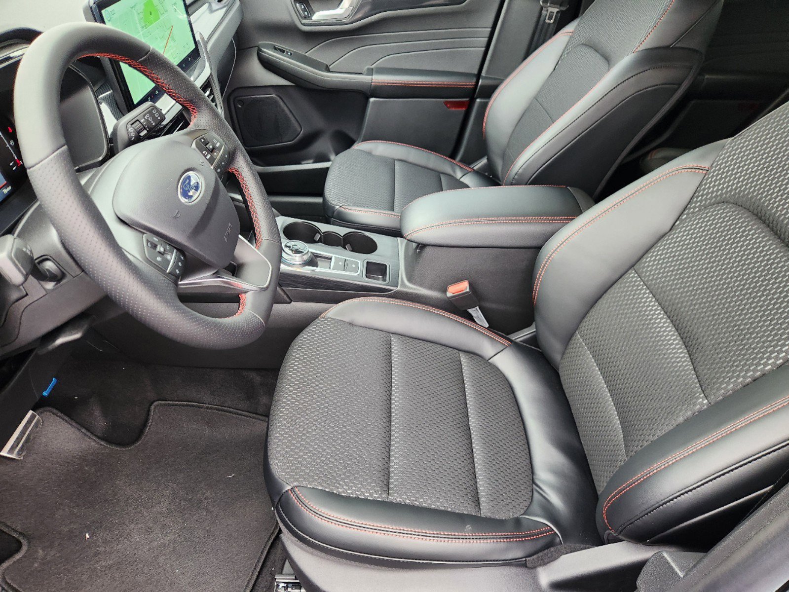 New 2024 Agate Black Metallic Ford ST-Line image 9
