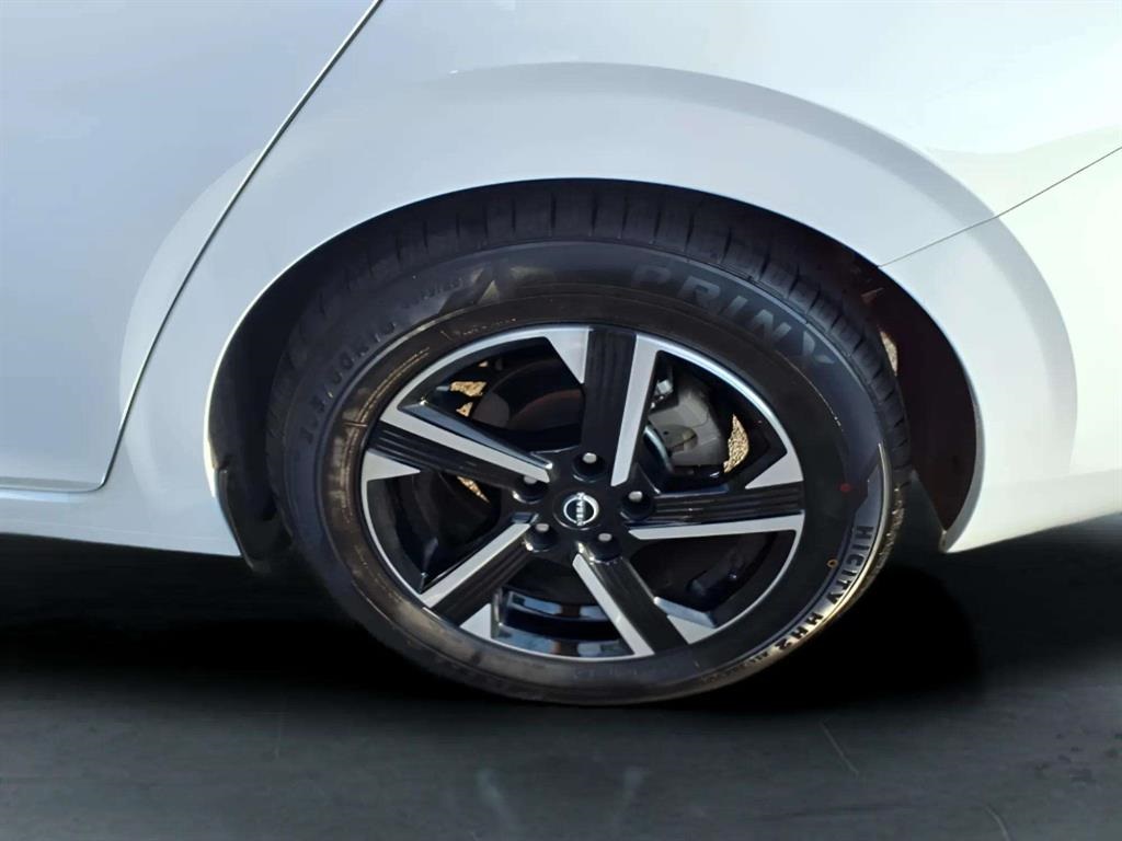 2024 Nissan Sentra SV photo 6
