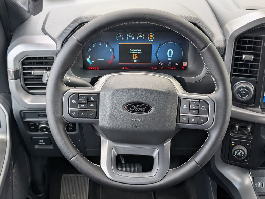 2025 Ford F-150 XLT photo 8