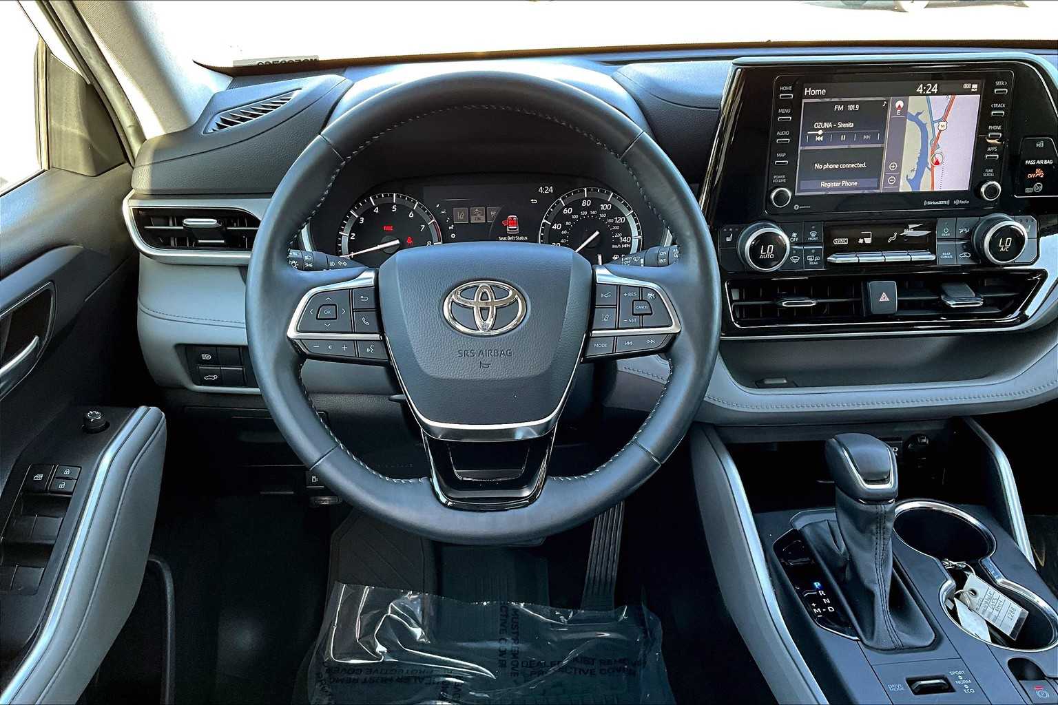 2021 Toyota Highlander XLE photo 4