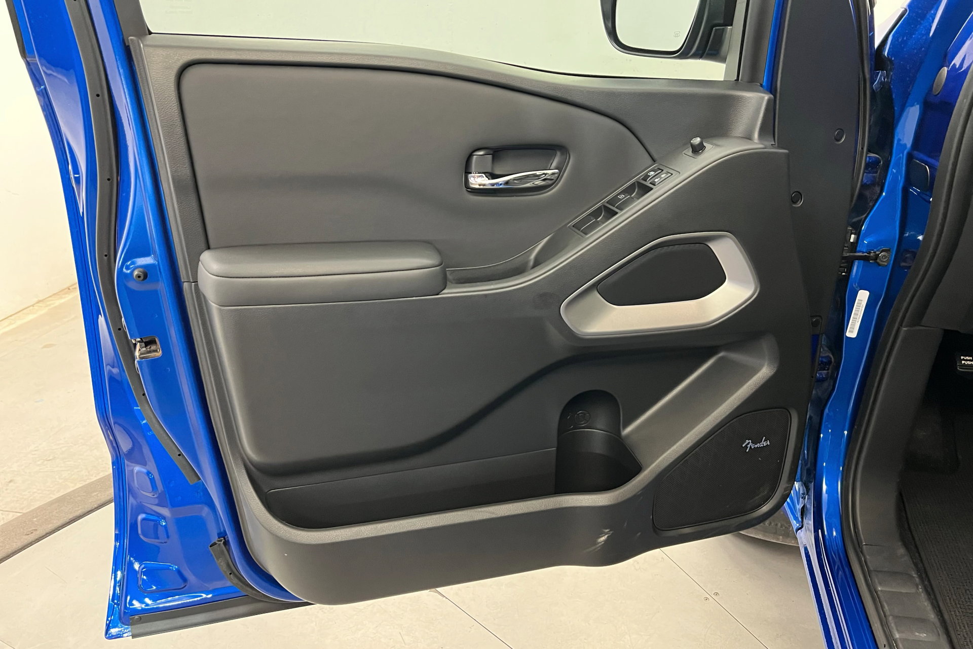 2024 Nissan Frontier SL photo 14