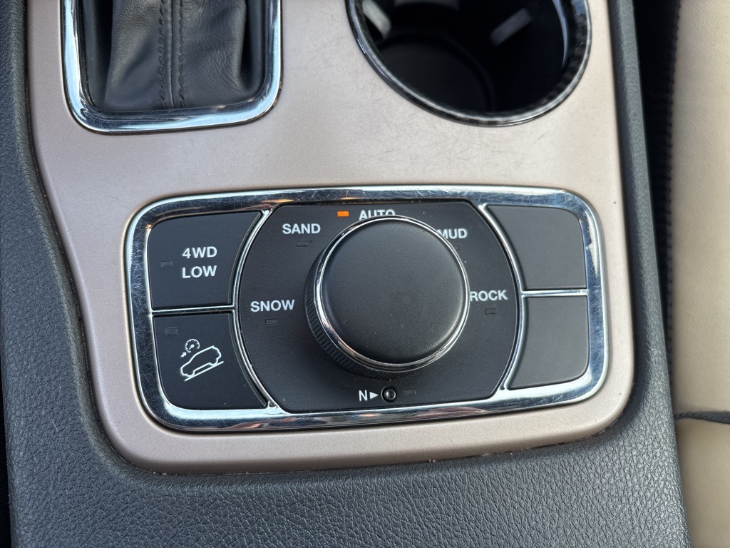 2017 Jeep Grand Cherokee Limited photo 16