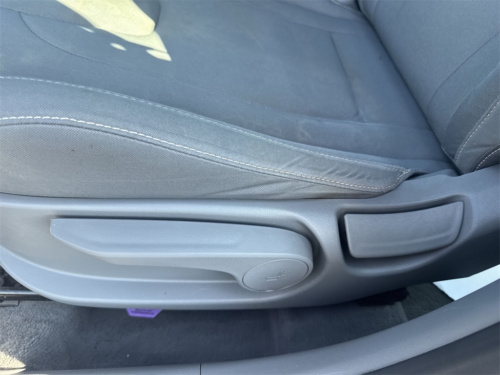 2022 Hyundai Elantra SEL photo 18
