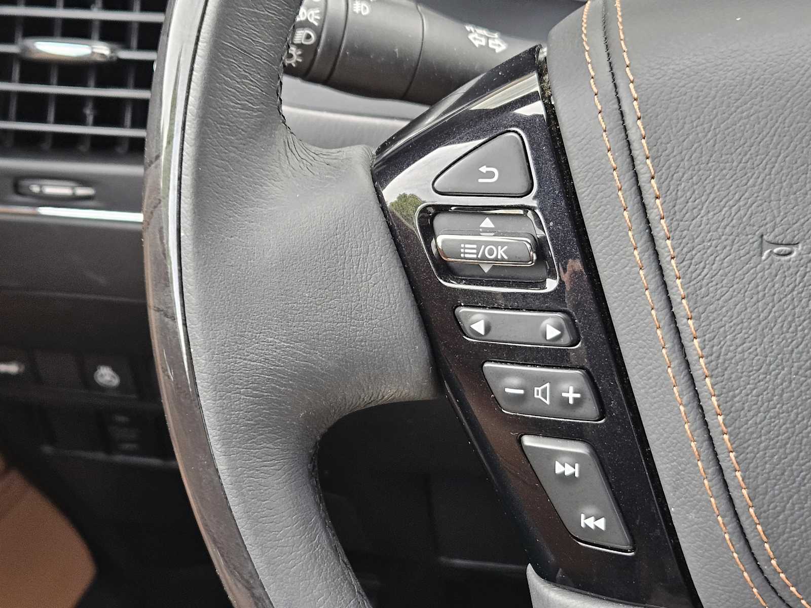 2023 Infiniti QX80 Sensory photo 21