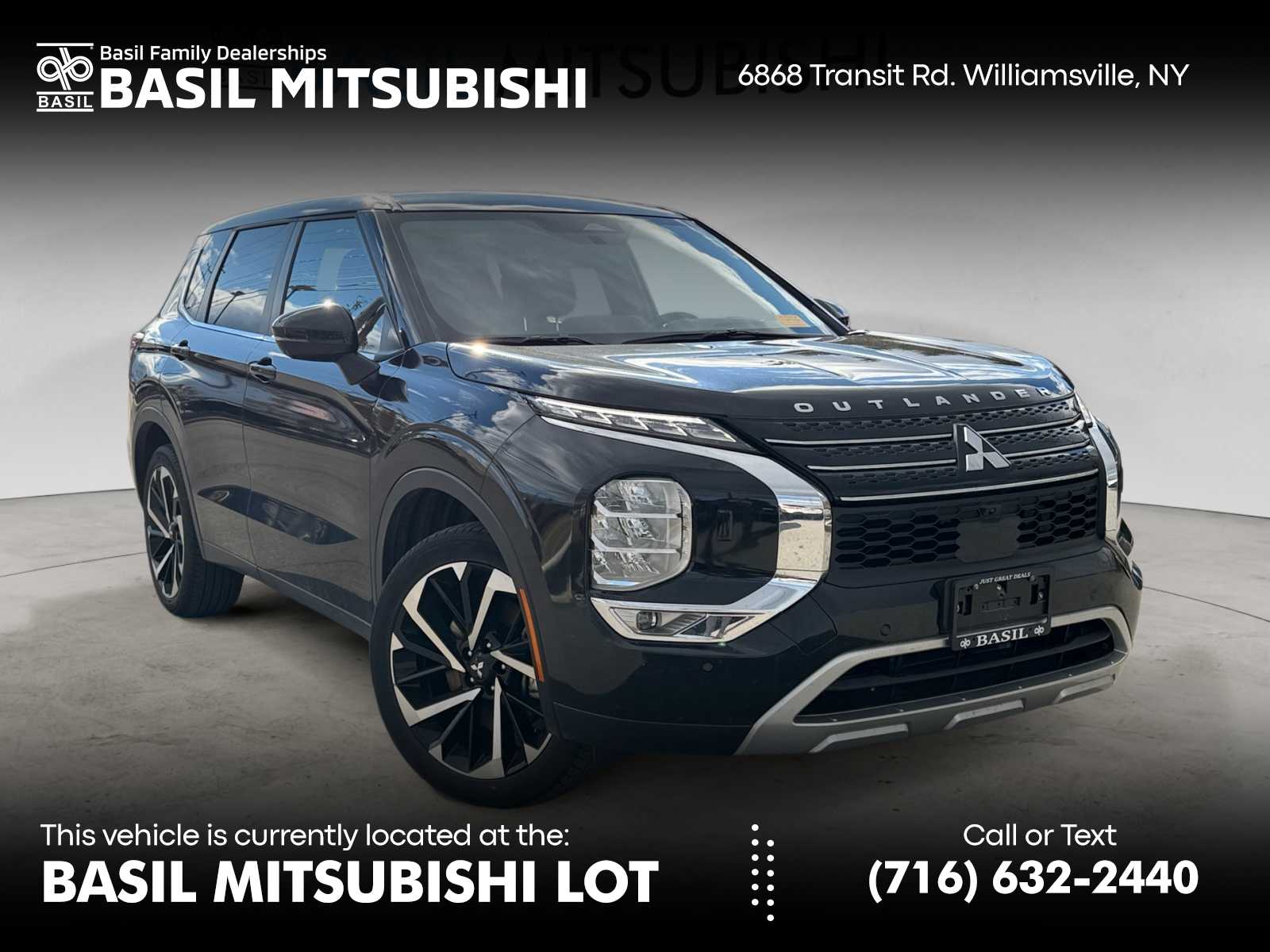 2024 Mitsubishi Outlander SE's photo