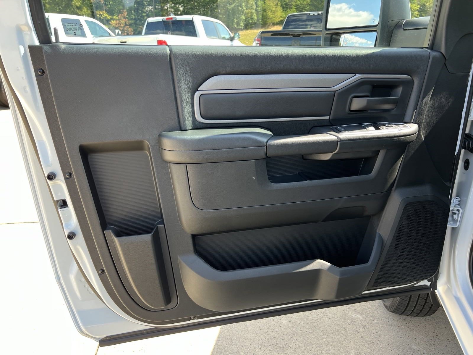 2024 Ram 3500 Tradesman photo 11
