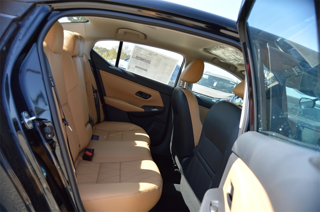 2025 Nissan Sentra SV photo 14