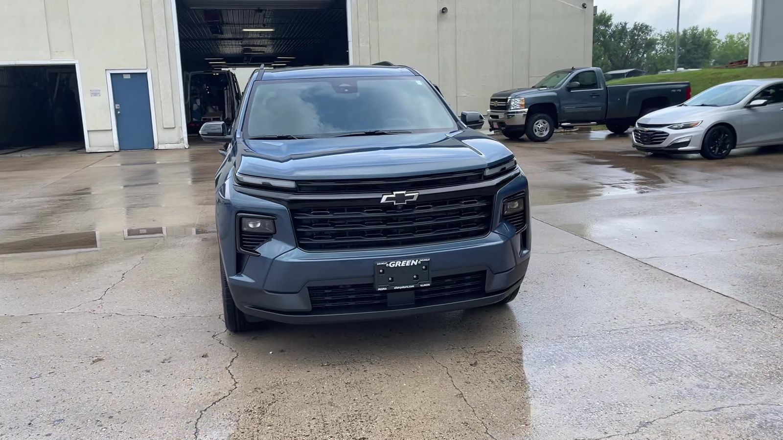 2026 Chevrolet Traverse photo 2