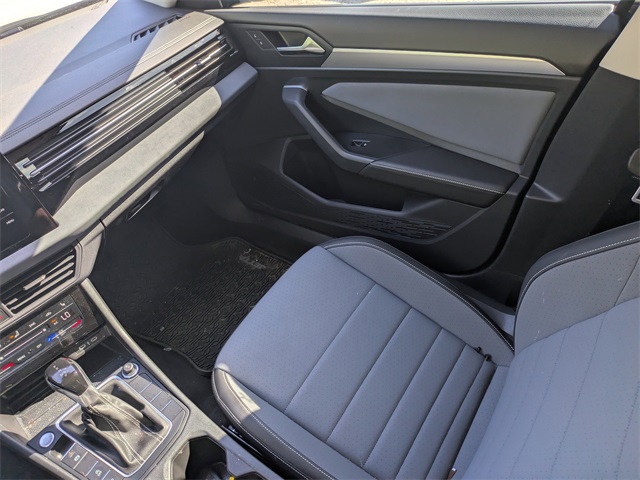 2025 Volkswagen Jetta 1.5T SE photo 14