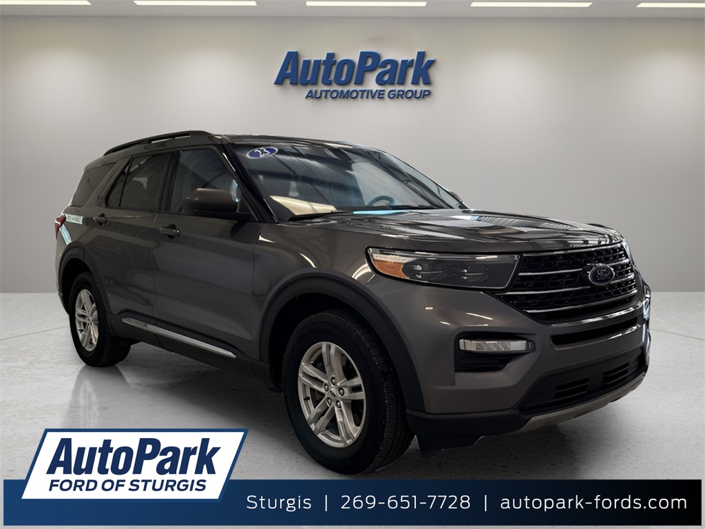 2023 Ford Explorer XLT's photo