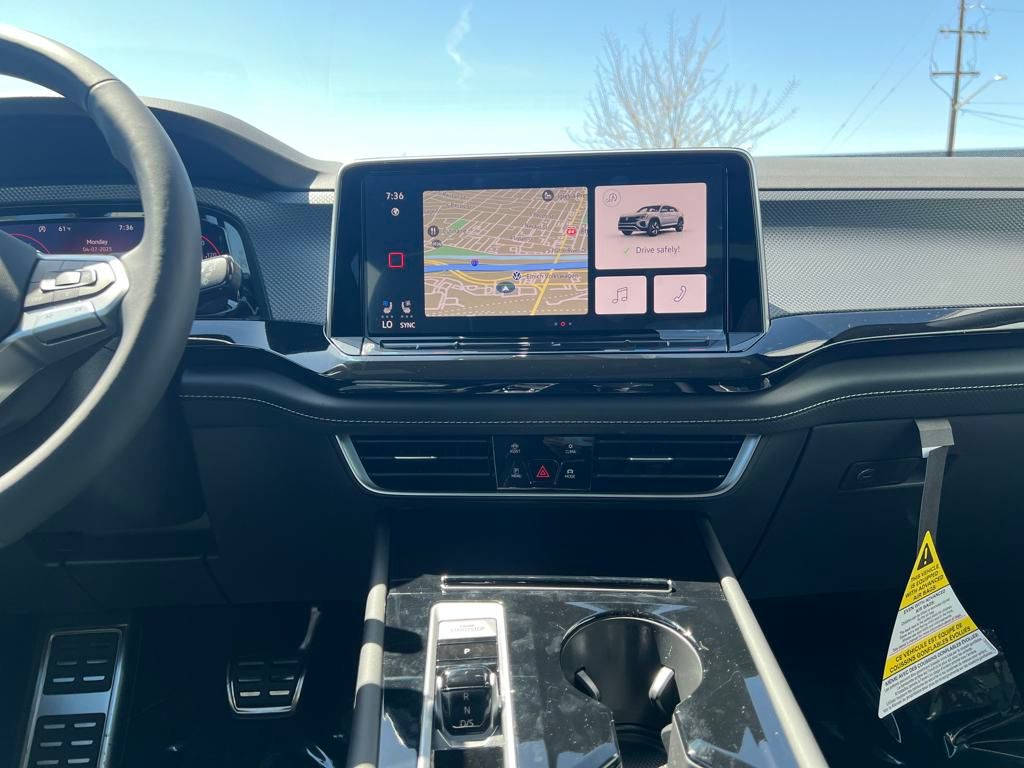 2025 Volkswagen Atlas Cross Sport SEL Premium R-Line photo 15