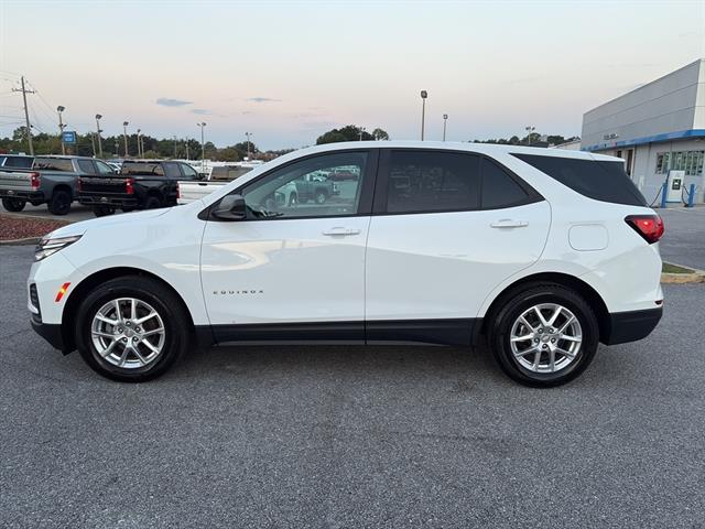 2023 Chevrolet Equinox LS photo 4