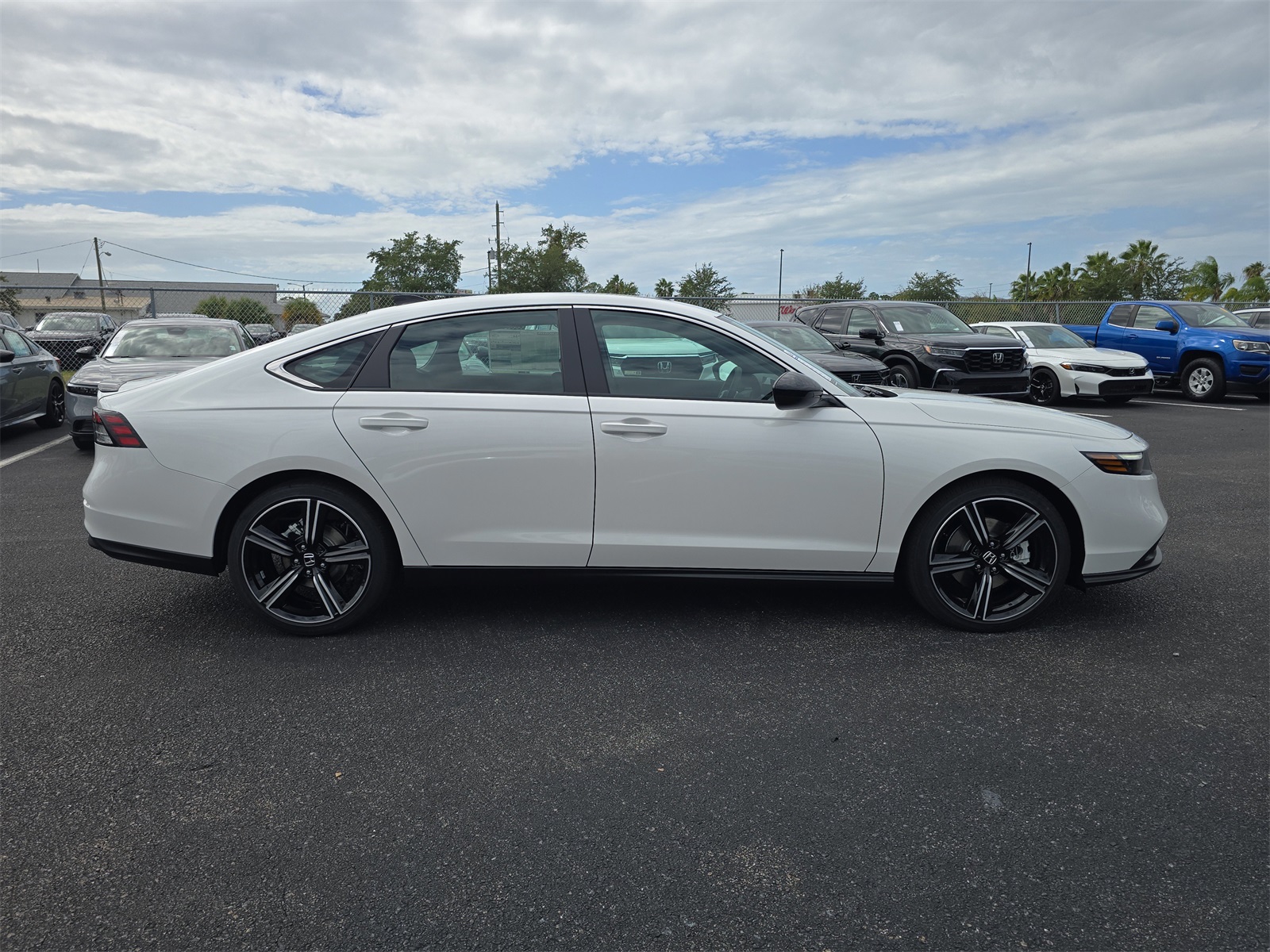 2025 Honda Accord Hybrid Sport photo 2