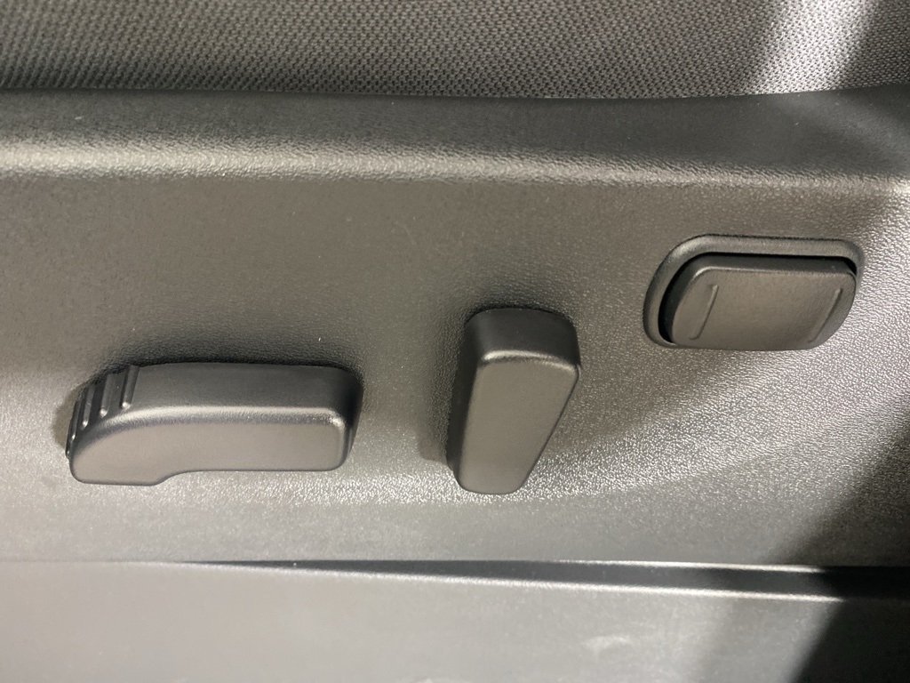 2025 Nissan Frontier SV photo 7