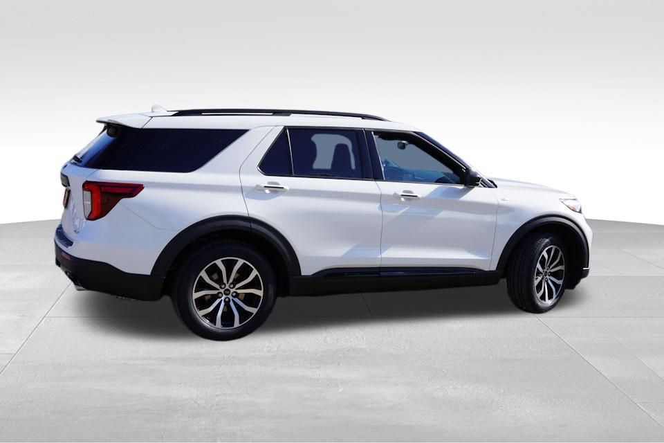 2023 Ford Explorer ST-Line photo 4