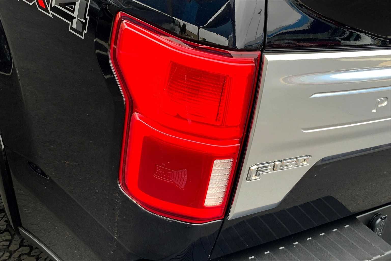 2020 Ford F-150 Platinum photo 26