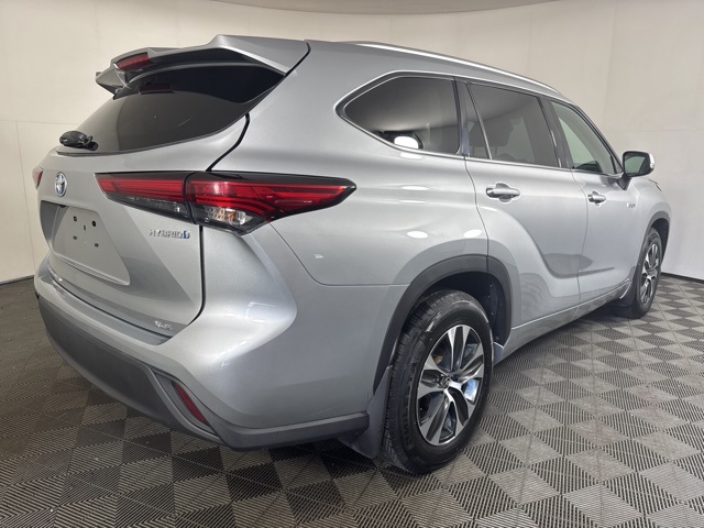 2021 Toyota Highlander Hybrid XLE photo 3
