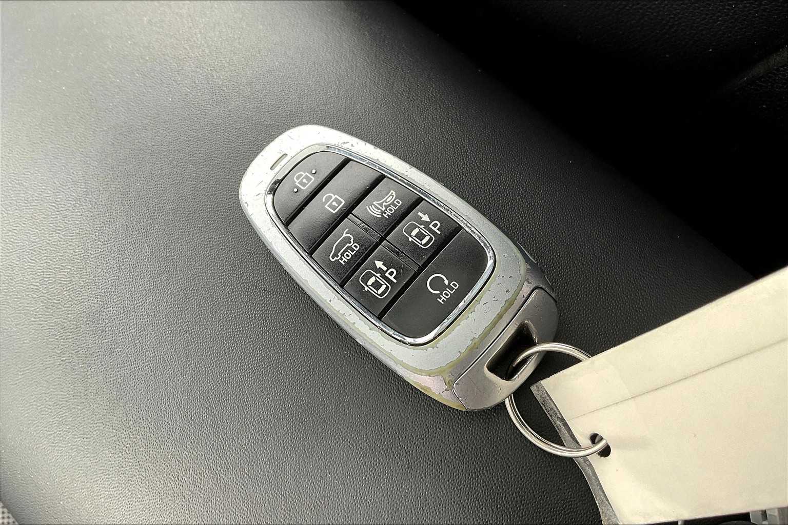 2022 Hyundai Santa Fe Limited photo 13