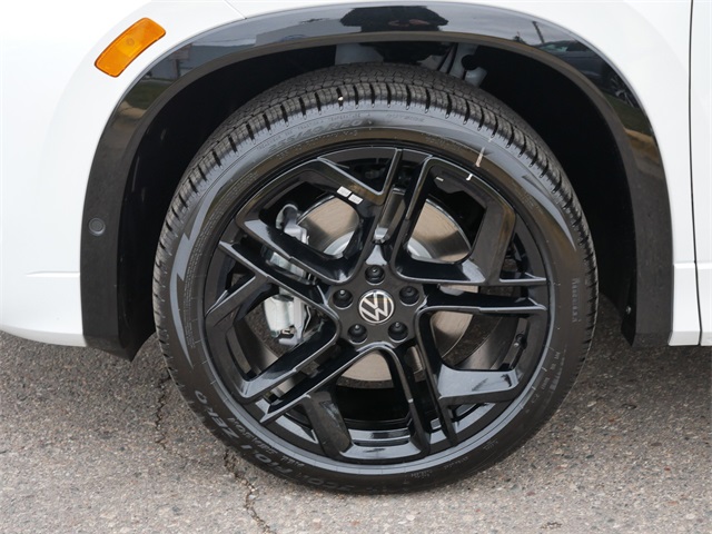 2026 Volkswagen Tiguan SE R-Line Black photo 4