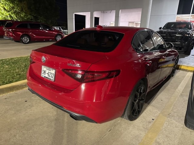 2020 Alfa Romeo Giulia Base photo 4