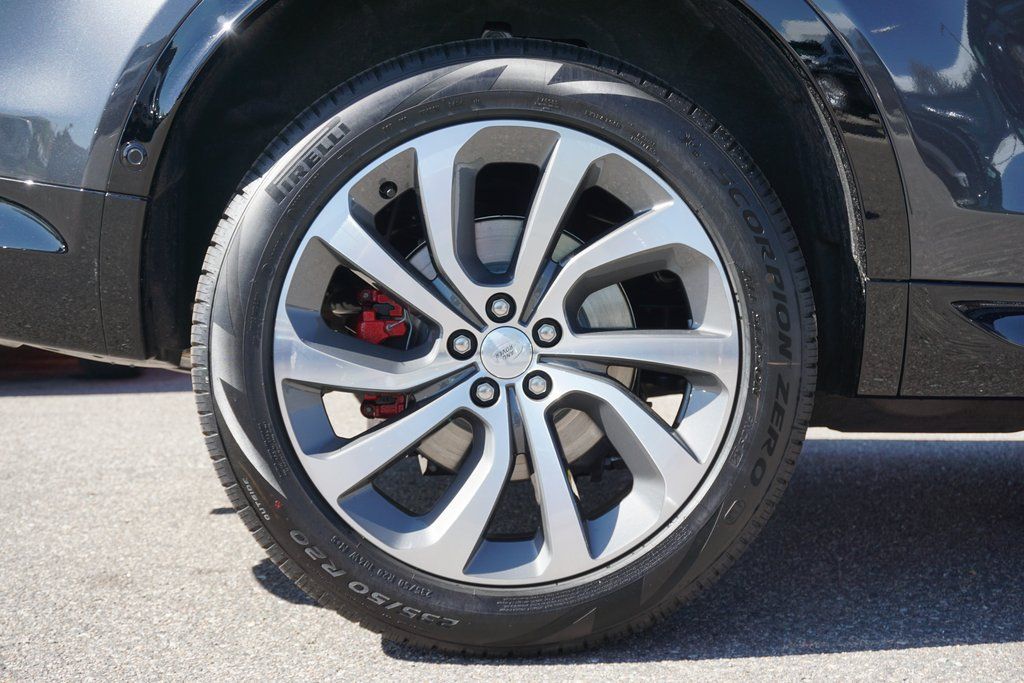 2025 Land Rover Discovery Sport SE photo 32