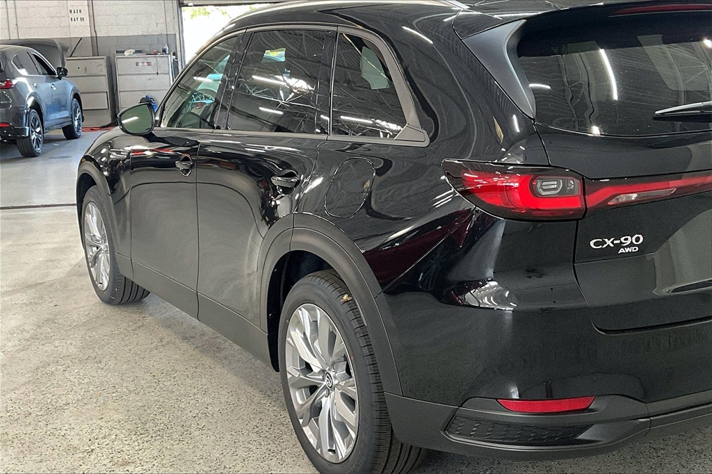 2026 MAZDA CX-90 - Image 2