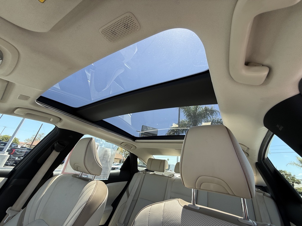2023 Toyota Crown Limited photo 19