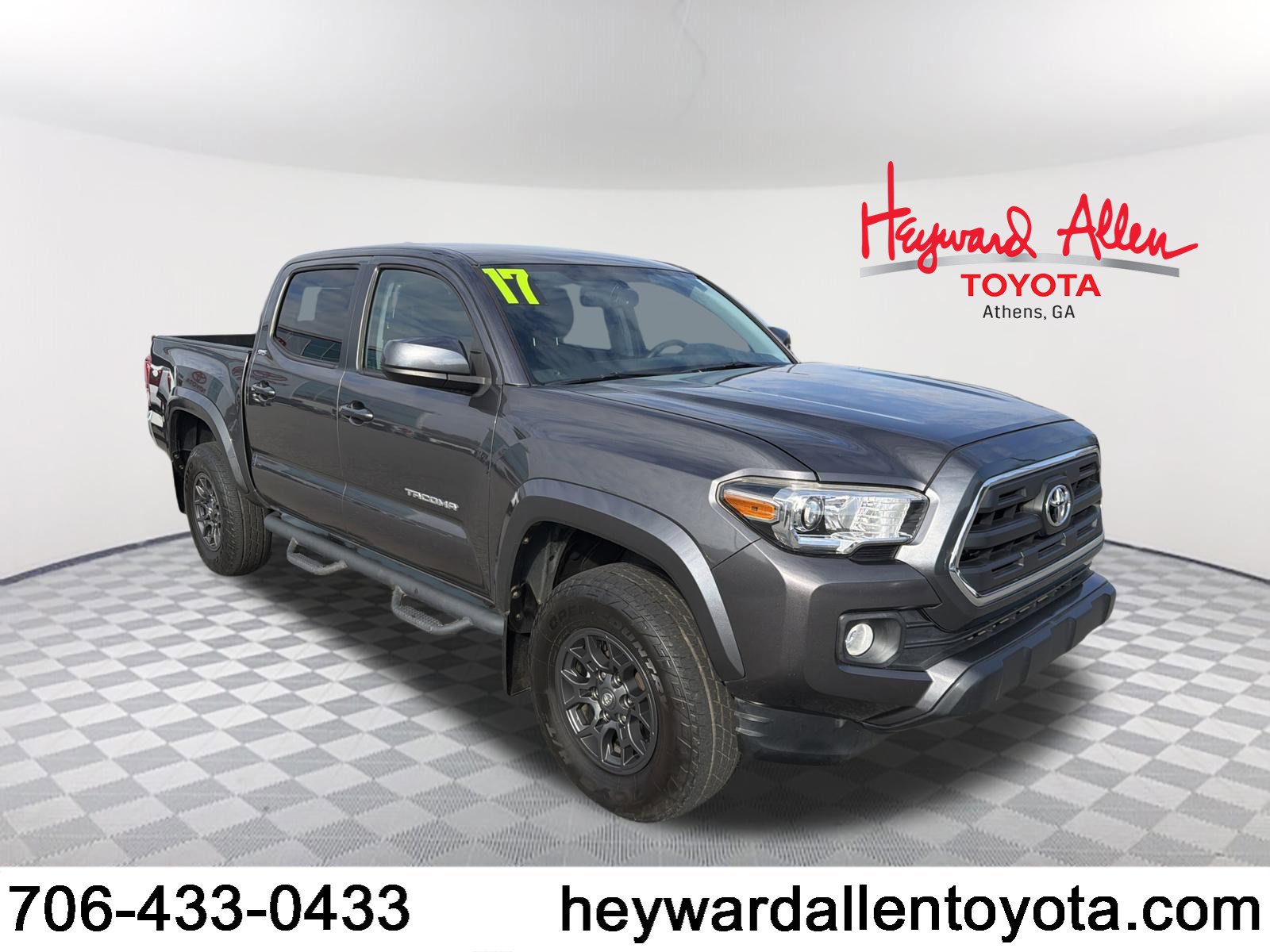 2017 Toyota Tacoma SR5's photo