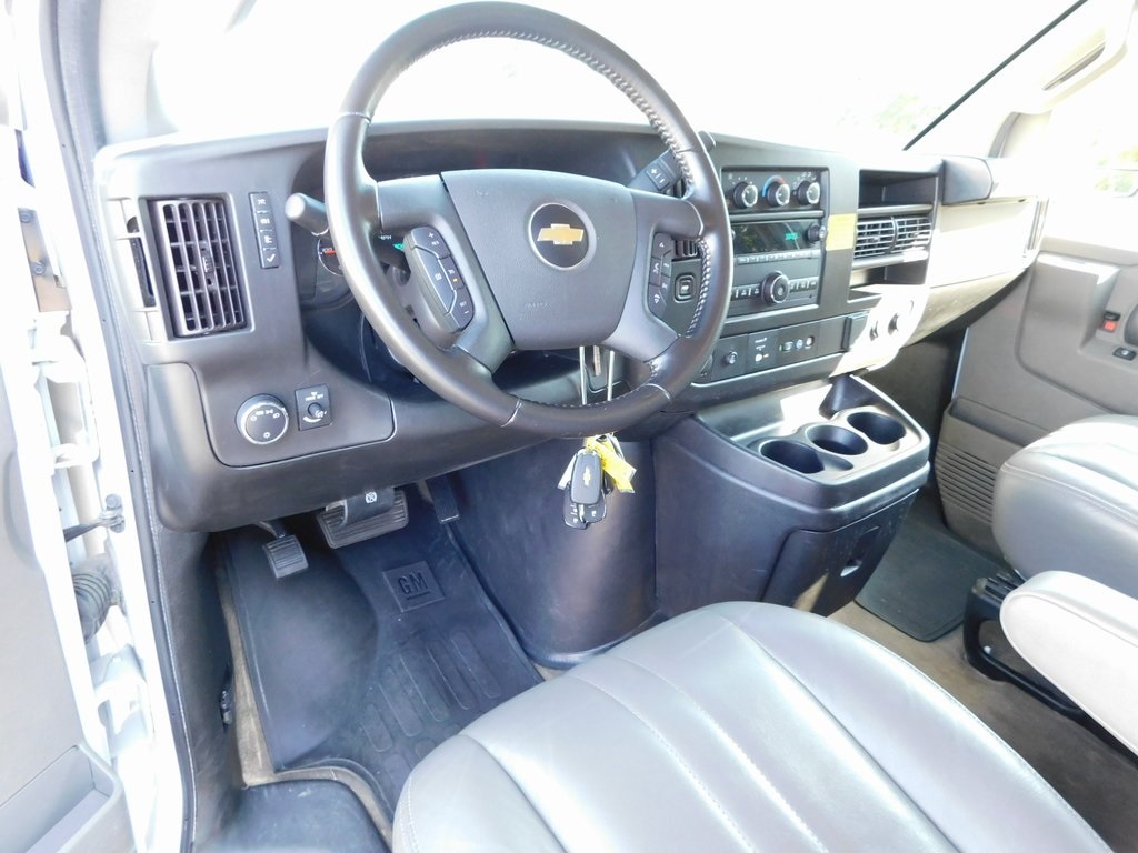 2022 Chevrolet Express 3500 LS photo 10