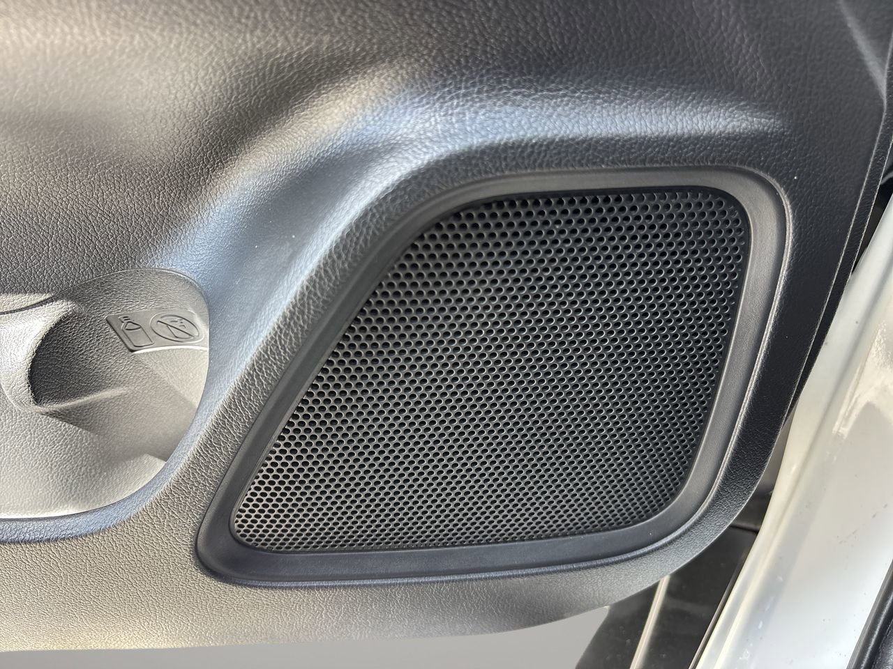 2019 Mitsubishi Outlander SEL photo 18