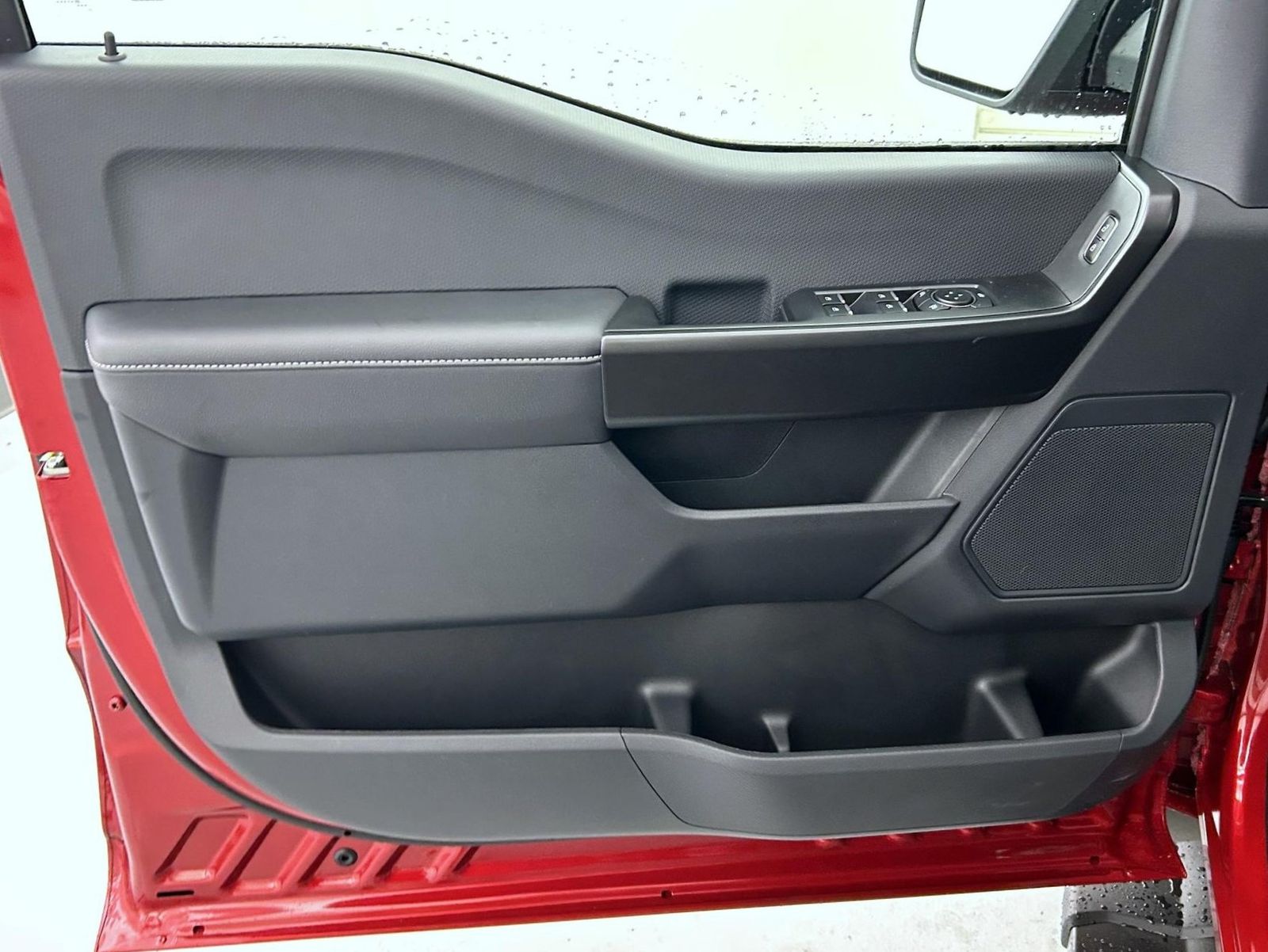 2025 Ford F-150 STX photo 9